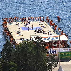 **** Guest house Main Street And Croatia